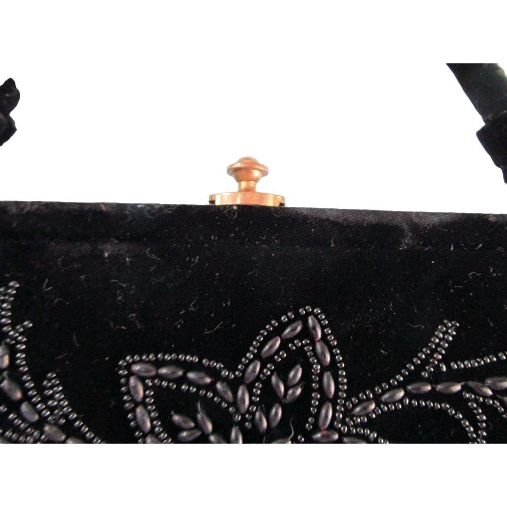 Vintage Soure Bag Beaded Velvet Framed Handbag. Jet Black Beads in a floral patt - Picture 4 of 16
